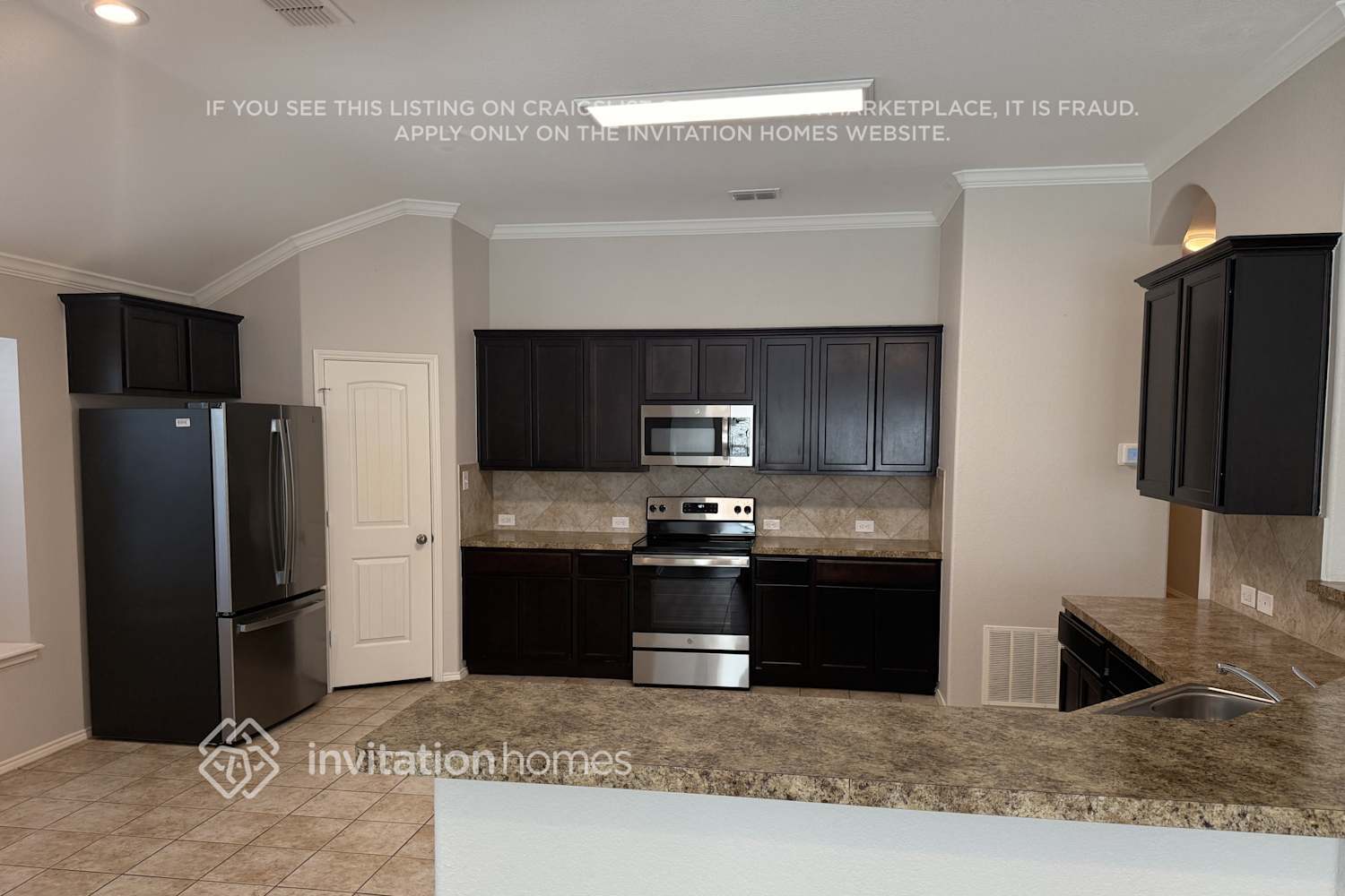 Building Photo - 14329 Artisan Dr
