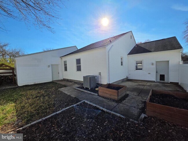 Building Photo - 17268 Larimer St