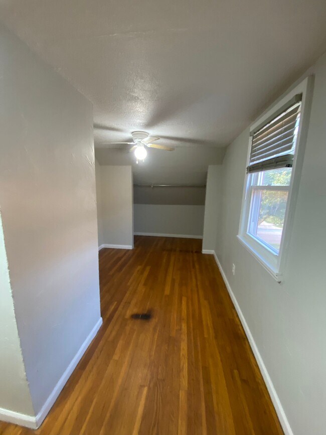 Building Photo - 4207 Wood Ave