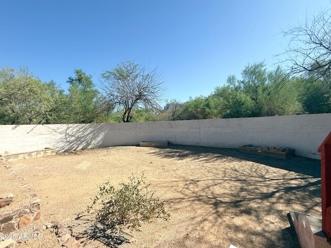 Building Photo - 843 N Arroya Rd