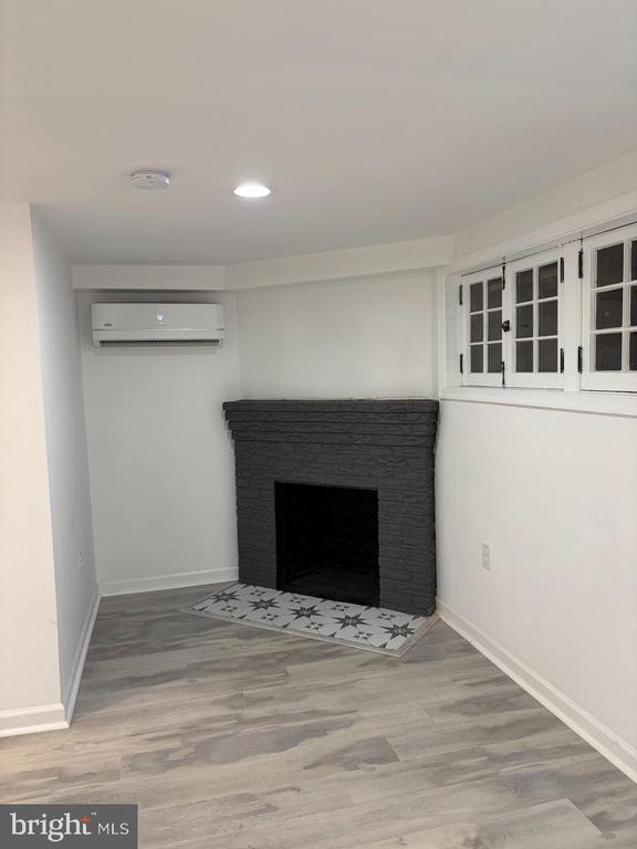 Building Photo - 223 Ingraham St NW