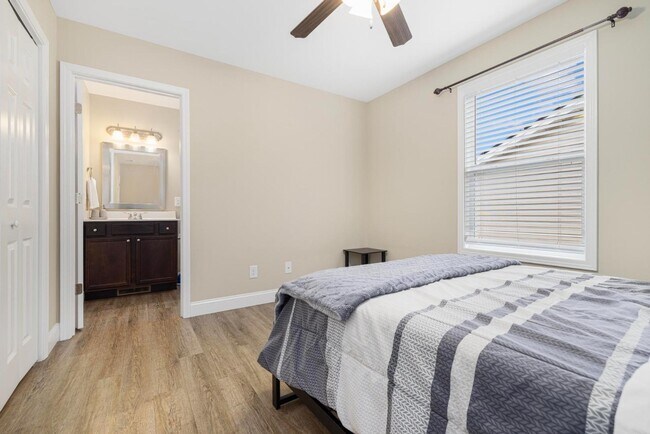 Building Photo - 2927 Watauga Rd