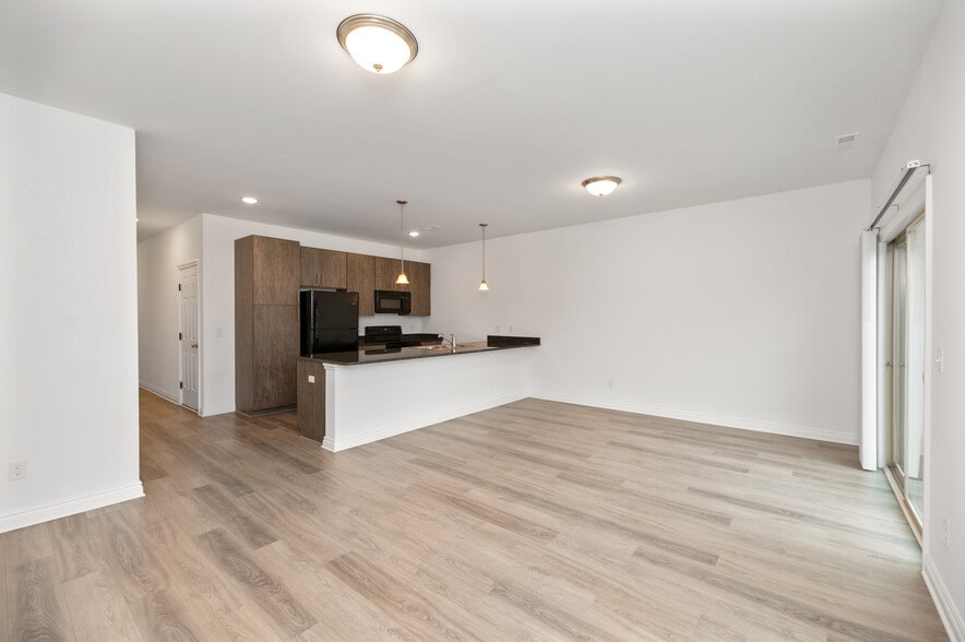 Primary Photo - Garland Apartments