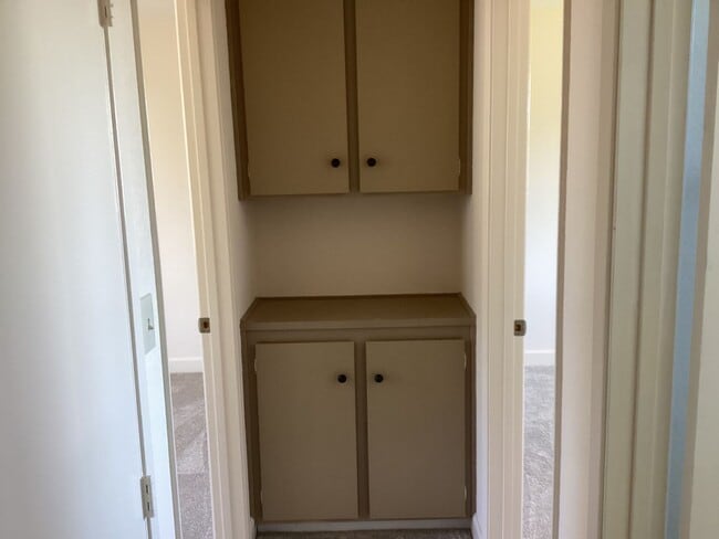 Building Photo - Seacliff Beach!