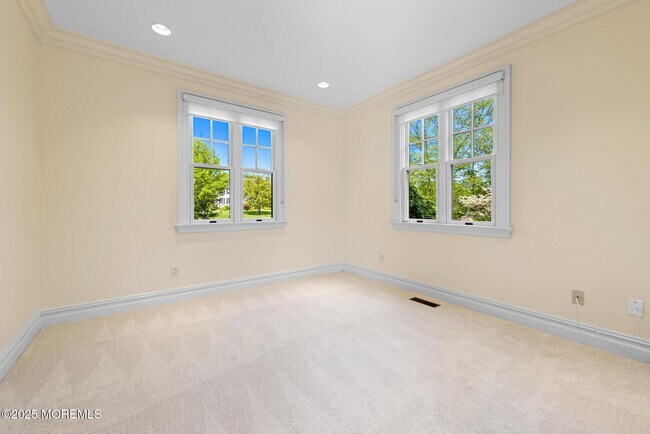 Building Photo - 13 Driftwood Ln