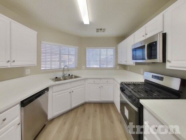 Building Photo - 1110 Edgestone Mark Ave