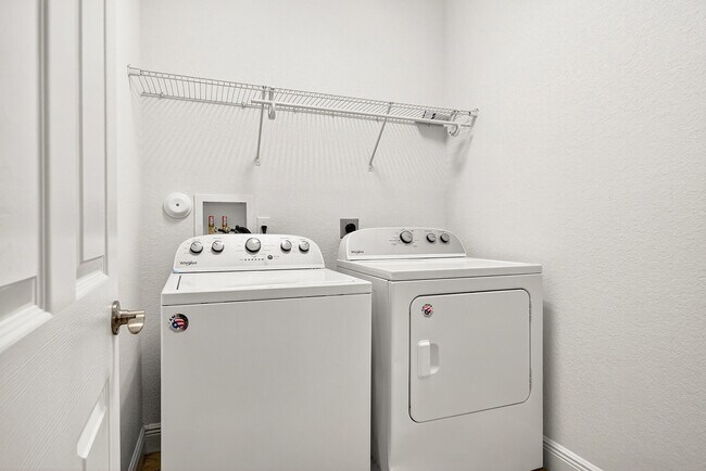 Building Photo - 4527 Cadiz Cir