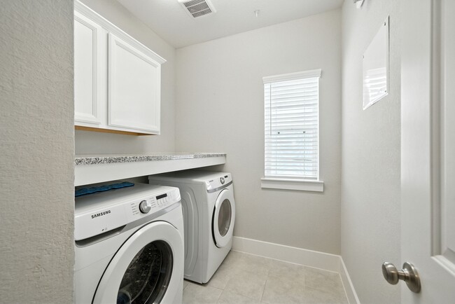 Building Photo - 1518 Callaking Pl