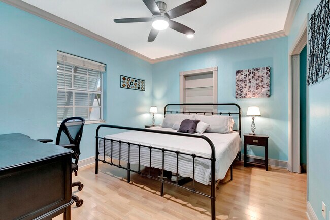 Building Photo - 310 Gulfstream Dr