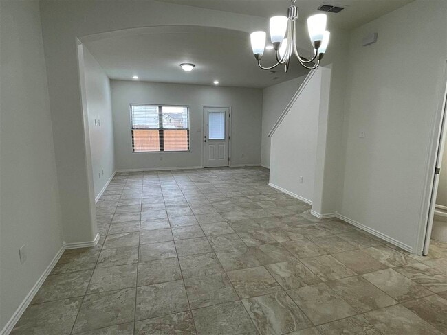 Building Photo - 235 Welland Dr