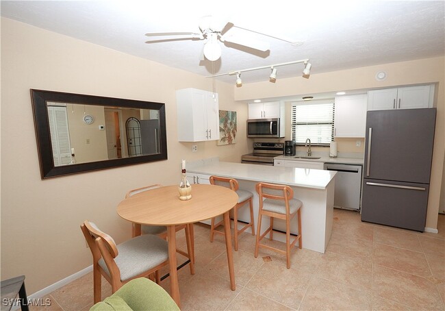 Building Photo - 1023 Anglers Cove