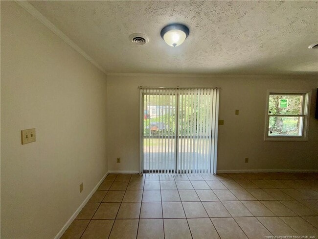Building Photo - 4740 Rosehill Rd