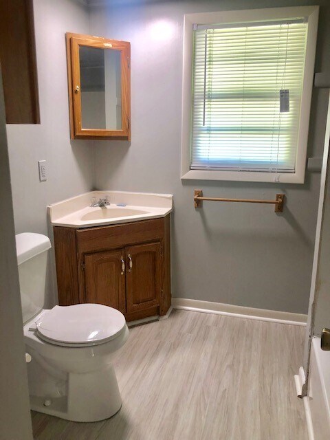 Building Photo - 8719 S Vandalia Ave