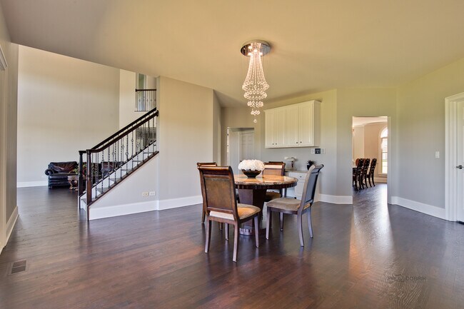 Building Photo - 8 Turnbury Ct