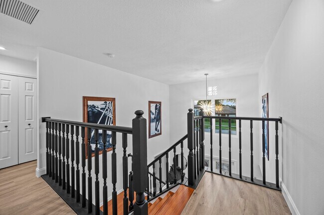 Building Photo - 2400 Seaford Dr