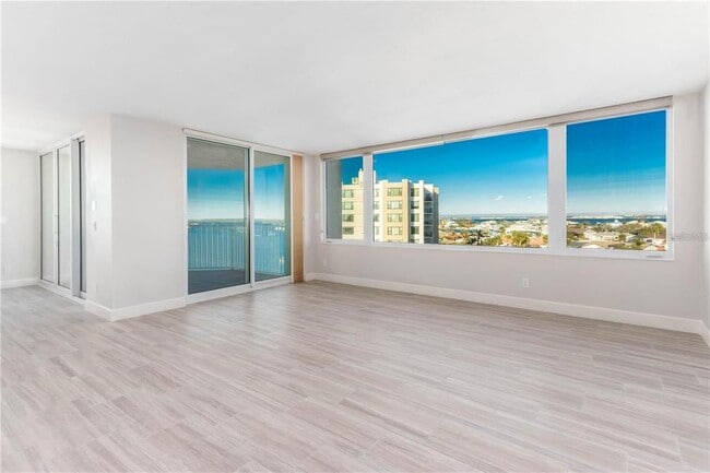Building Photo - 736 Island Way