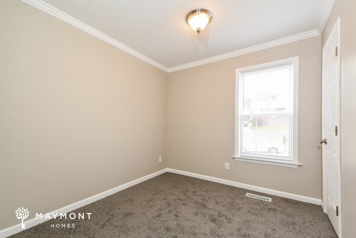 Building Photo - 4819 Shady Pine Dr