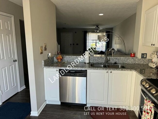 Building Photo - 6485 Nottinghill Trail Dr