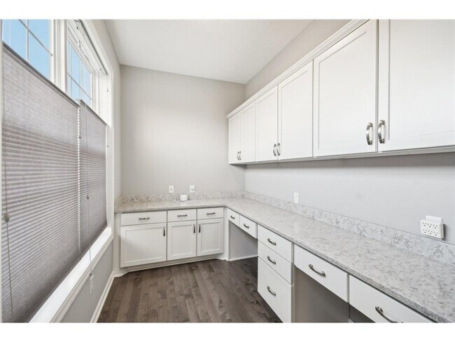 Building Photo - 15735 Fair Hill Way