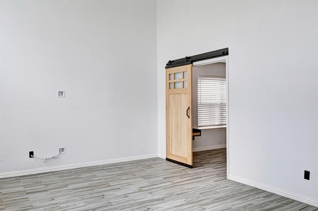 Building Photo - 12915 Stratford Heights Dr