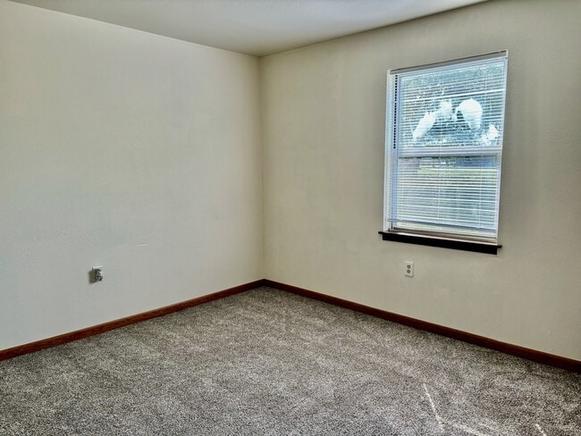 Building Photo - 517 136th Ave