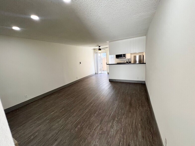 Building Photo - 3735 S Canfield Ave