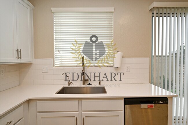 Building Photo - 231 Nabors Dr S