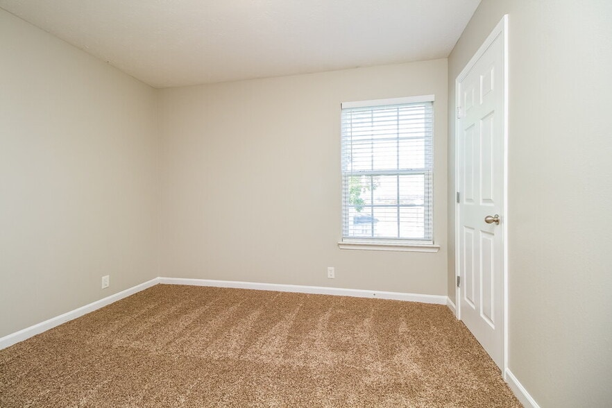 Building Photo - 360 Davids Way