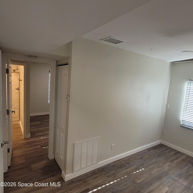 Building Photo - 1460 Sheafe Ave NE