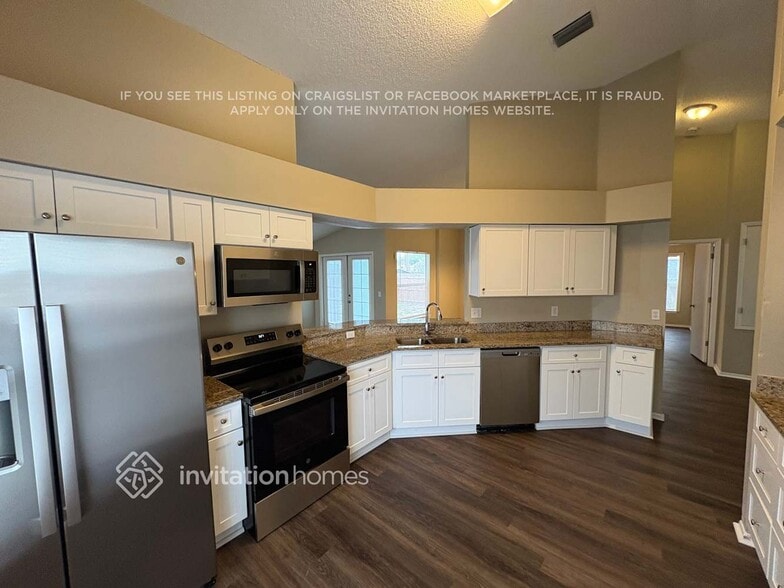 Building Photo - 4704 Bloom Dr