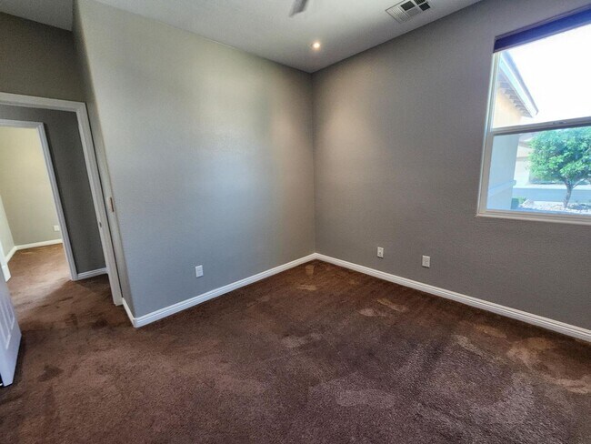 Building Photo - Beautiful Single Story 3 Bedroom close to Cadence