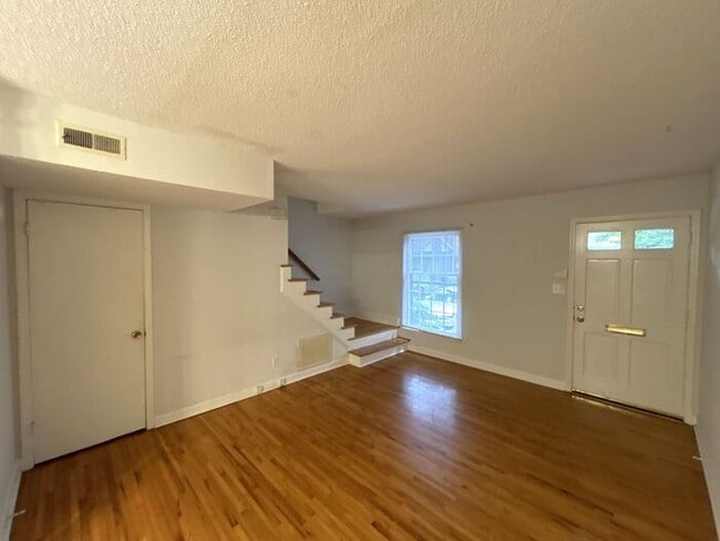 Building Photo - T.R. Lawing Realty Property