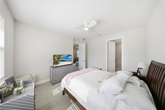 Building Photo - 1074 Enbrook Lp