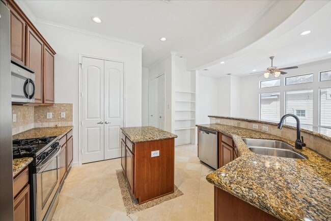 Building Photo - 5210 Petty St