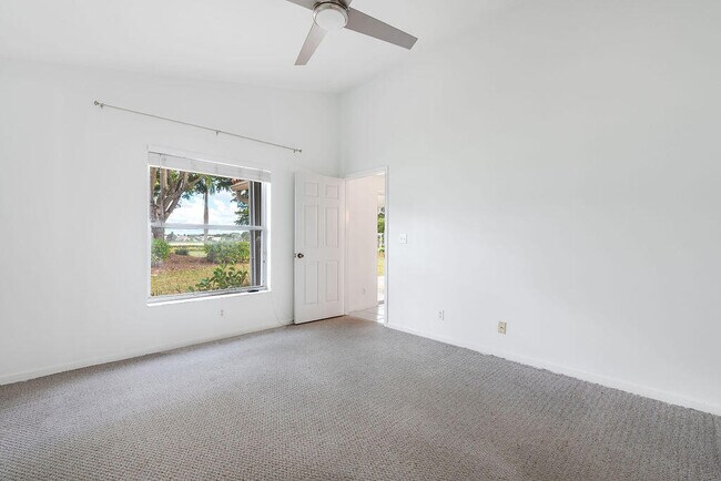 Building Photo - 1975 Oak Berry Cir