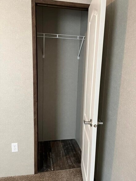 Building Photo - 133 Lillian St