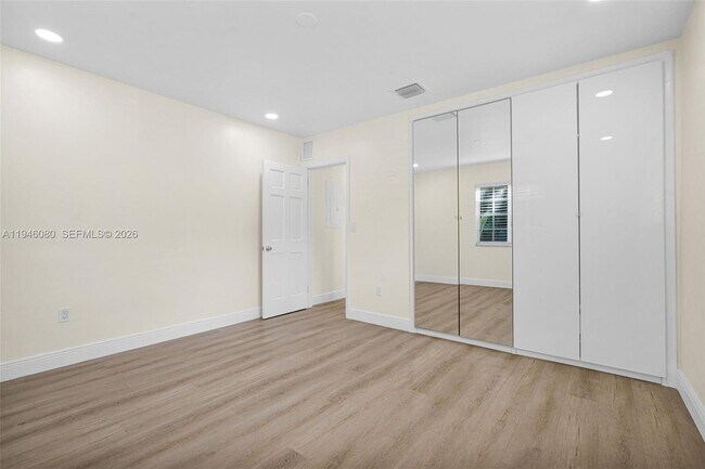 Building Photo - 5781 SW 25th St