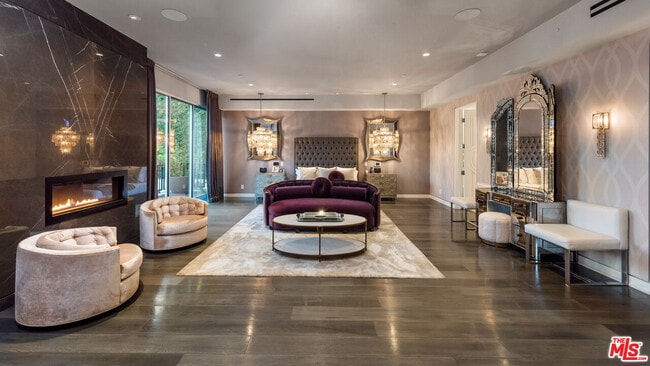 Building Photo - 1111 Sierra Alta Way