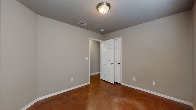 Building Photo - 2 WEEKS FREE!!!!  NOW ONLY $1395 NO CARPET DUPLEX IN HARKER HEIGHTS!!!!