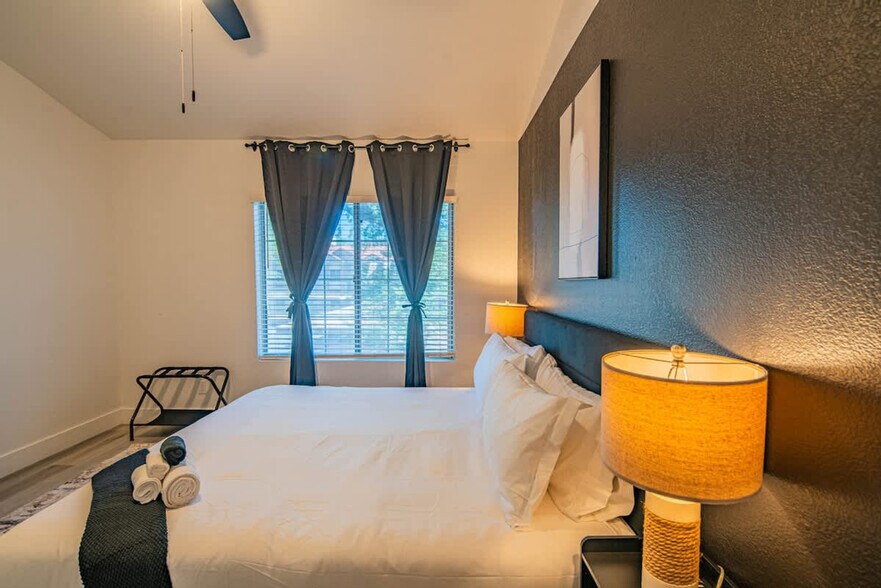 Building Photo - 7900 E Princess Dr