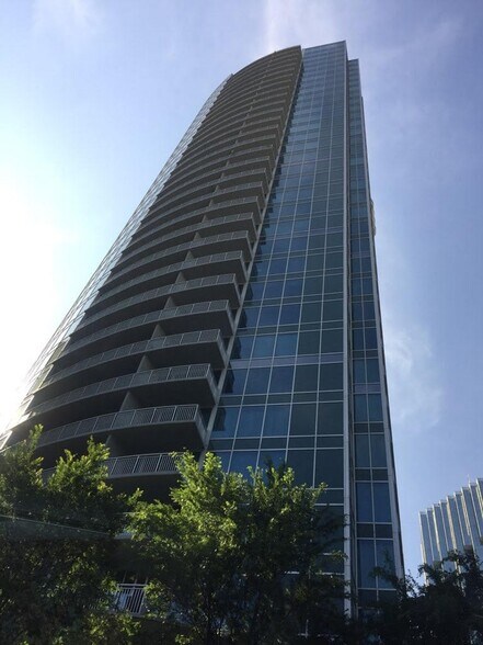 Building Photo - 3338 Peachtree Rd NE