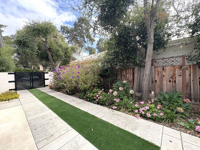 Building Photo - Bright, Modern & Beautiful – 3BR Home in M...