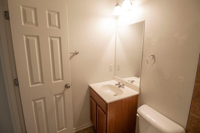 Building Photo - 210 Wheaton Ct