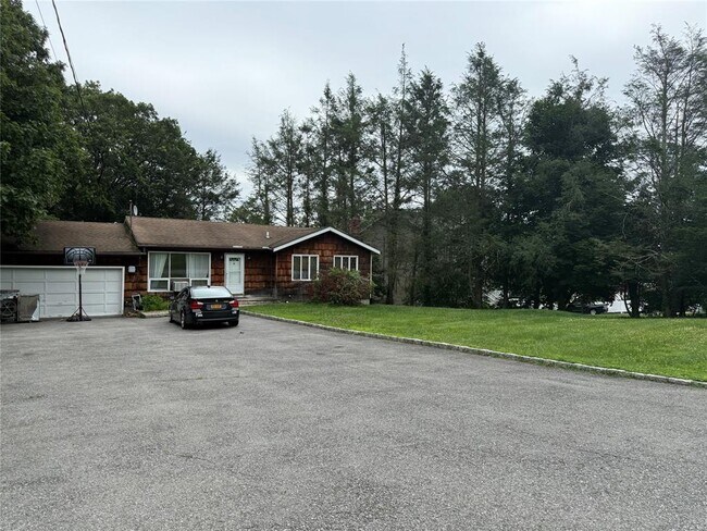 Building Photo - 33 Mi-Anna Dr