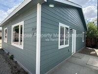 Building Photo - 2839 Elm Ave