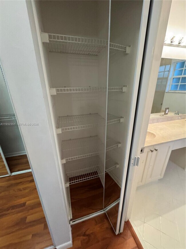 Building Photo - 327 NW 159th Ave