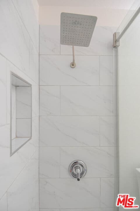 Building Photo - 1727-1727 Glendon Ave