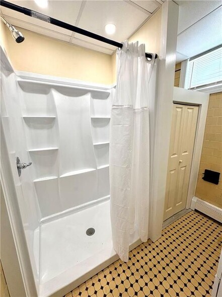 Building Photo - 143 Pidge Ave