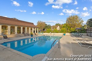 Building Photo - 8702 Village Dr