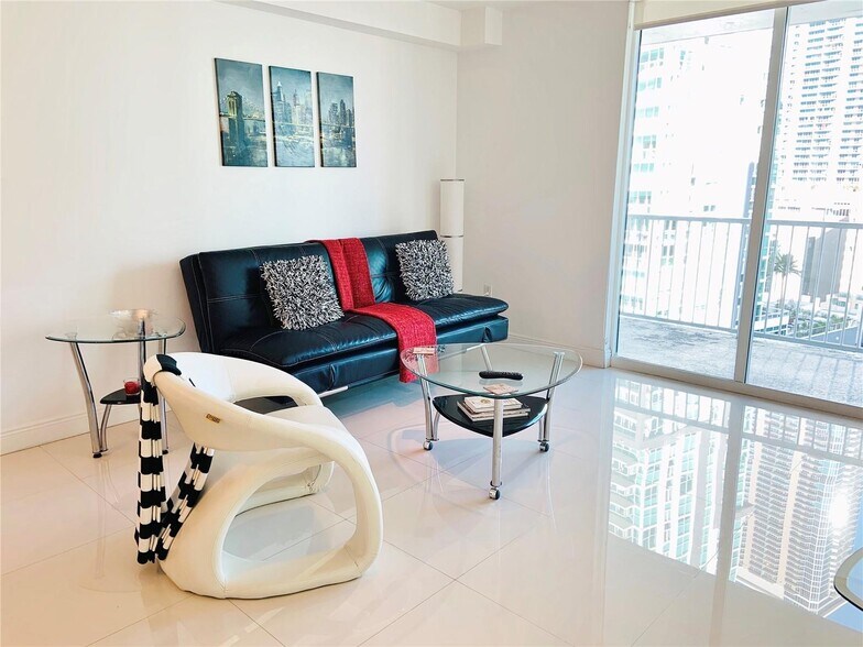 Building Photo - 1250 S Miami Ave